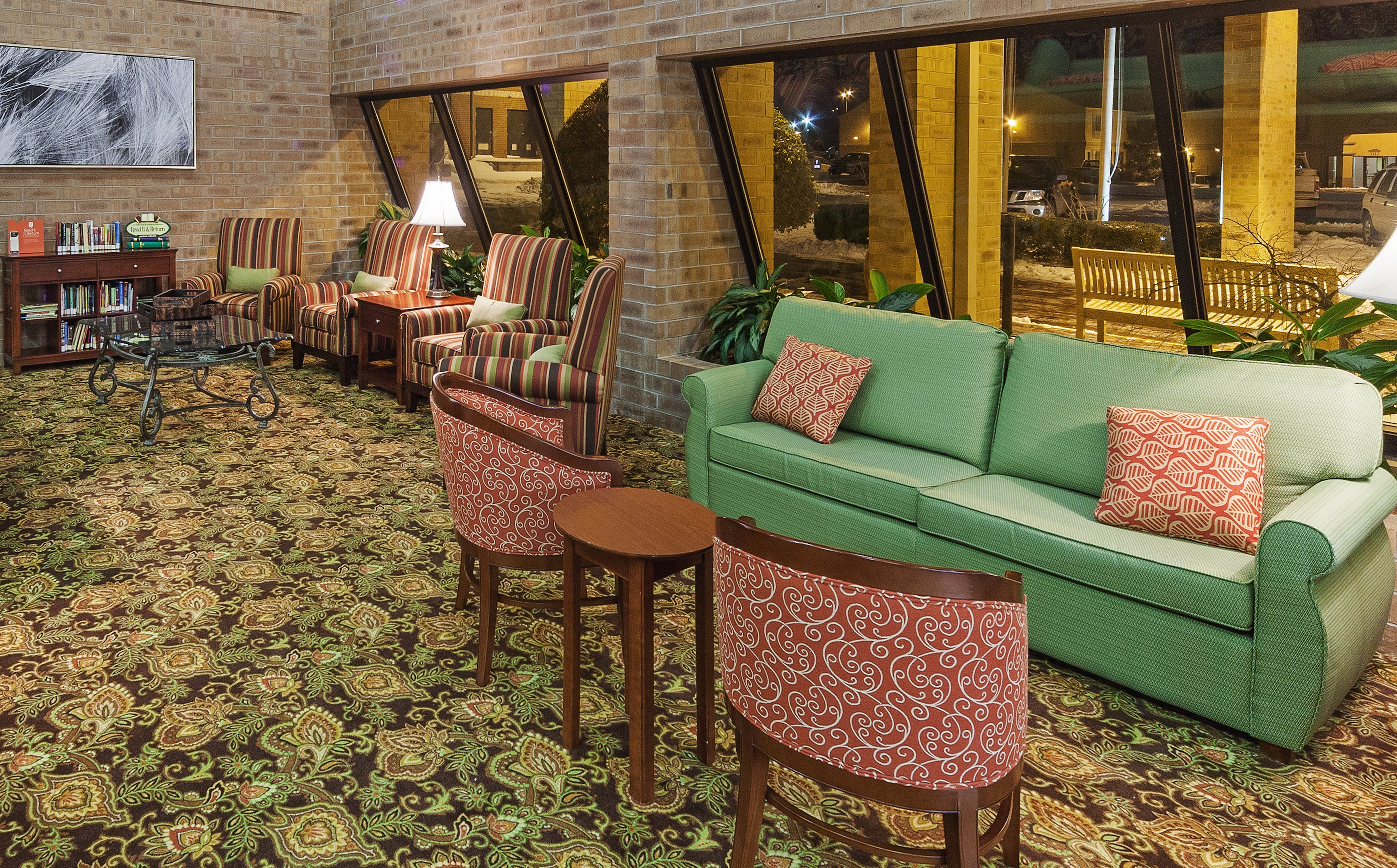 Tulsa Square Hotel Central, I-44 By OYO 26/42