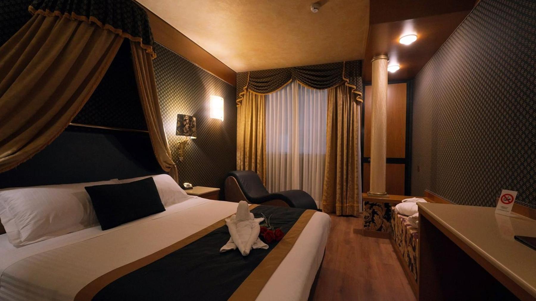 Junior Suite, Deluxe