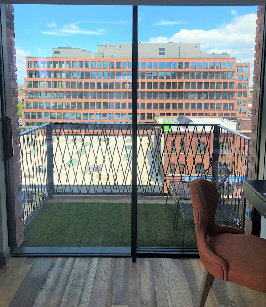 Arlo Williamsburg 32/75