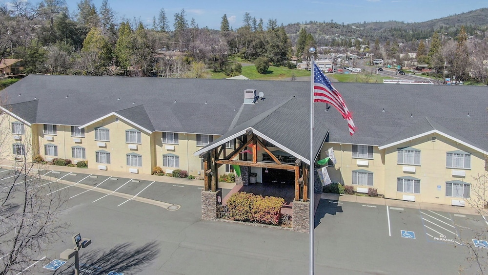 Murphys Suites 60/66