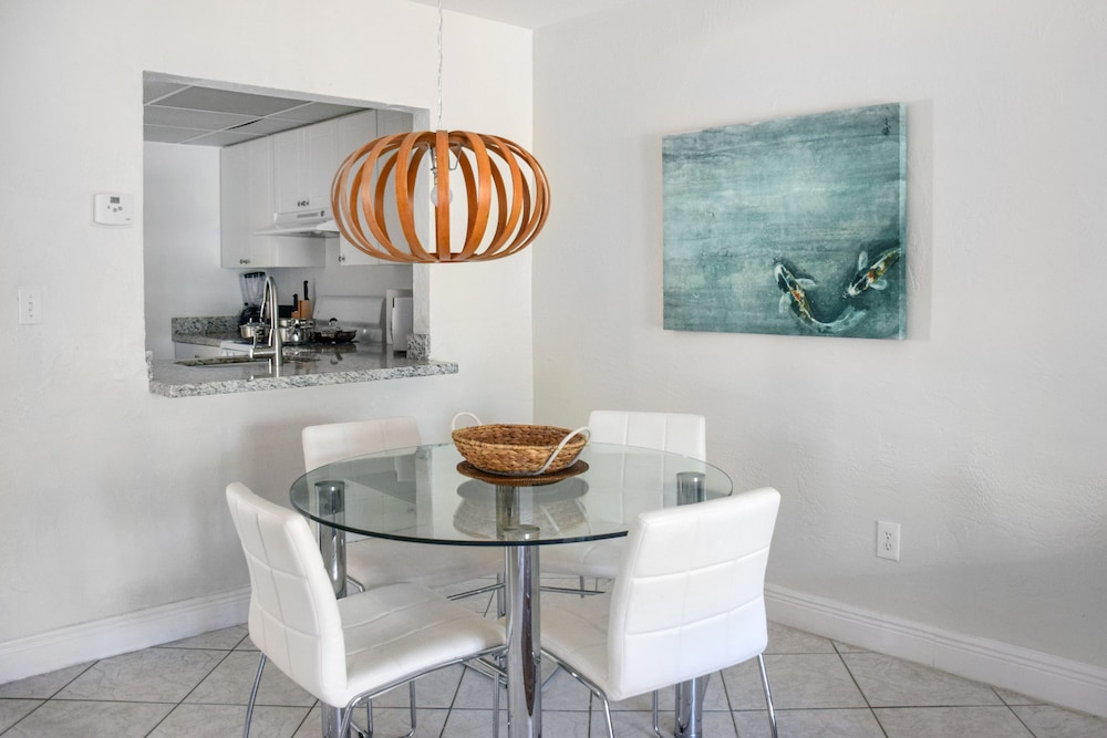 Coral Reef Suites 47/75