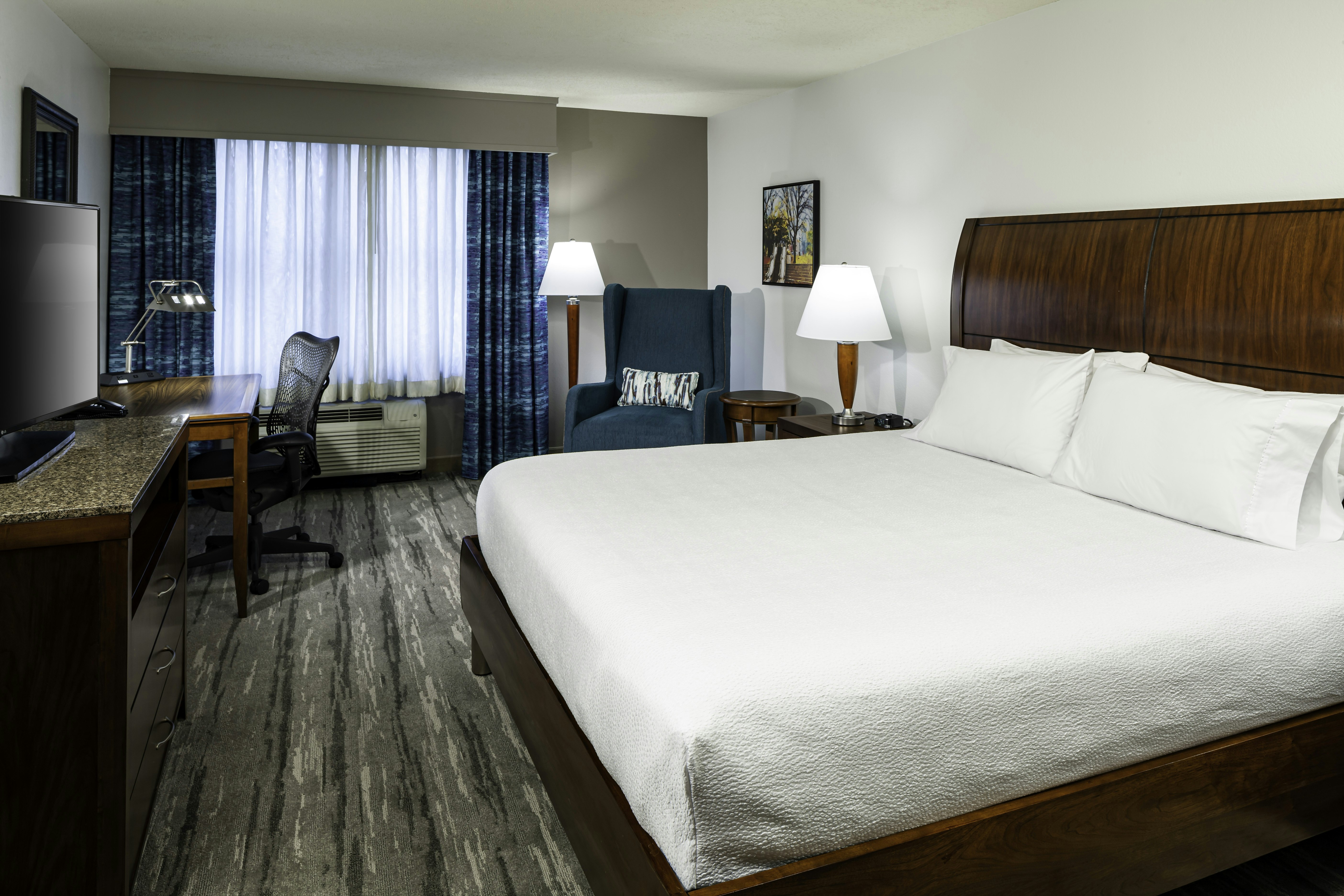 ROOM, KING BED