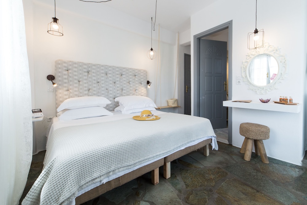 Evi Rooms 16/89