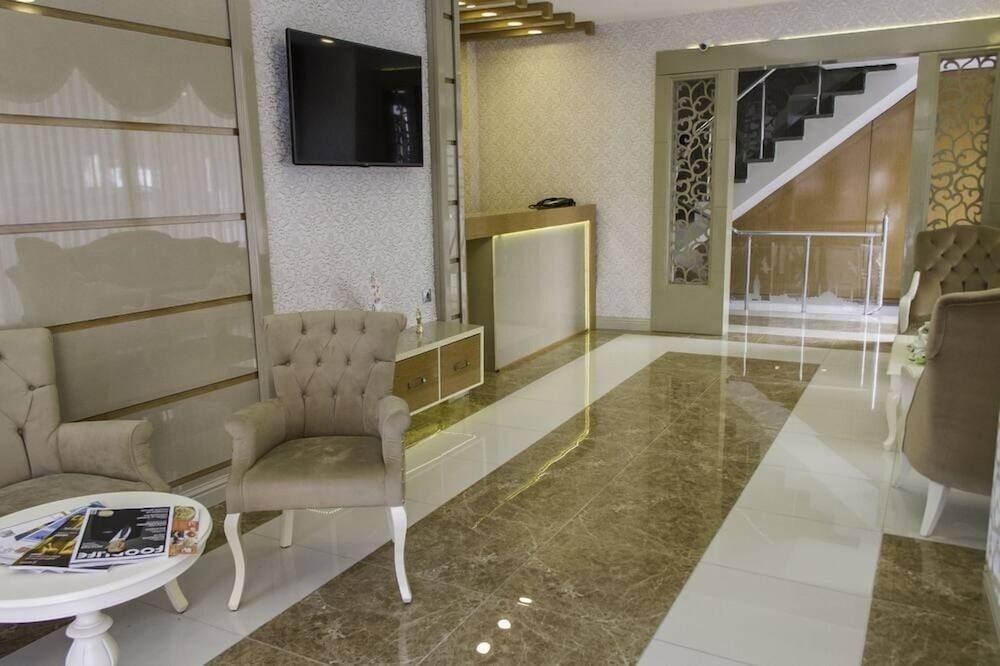 DE MAISON AIRPORT HOTEL 59/63
