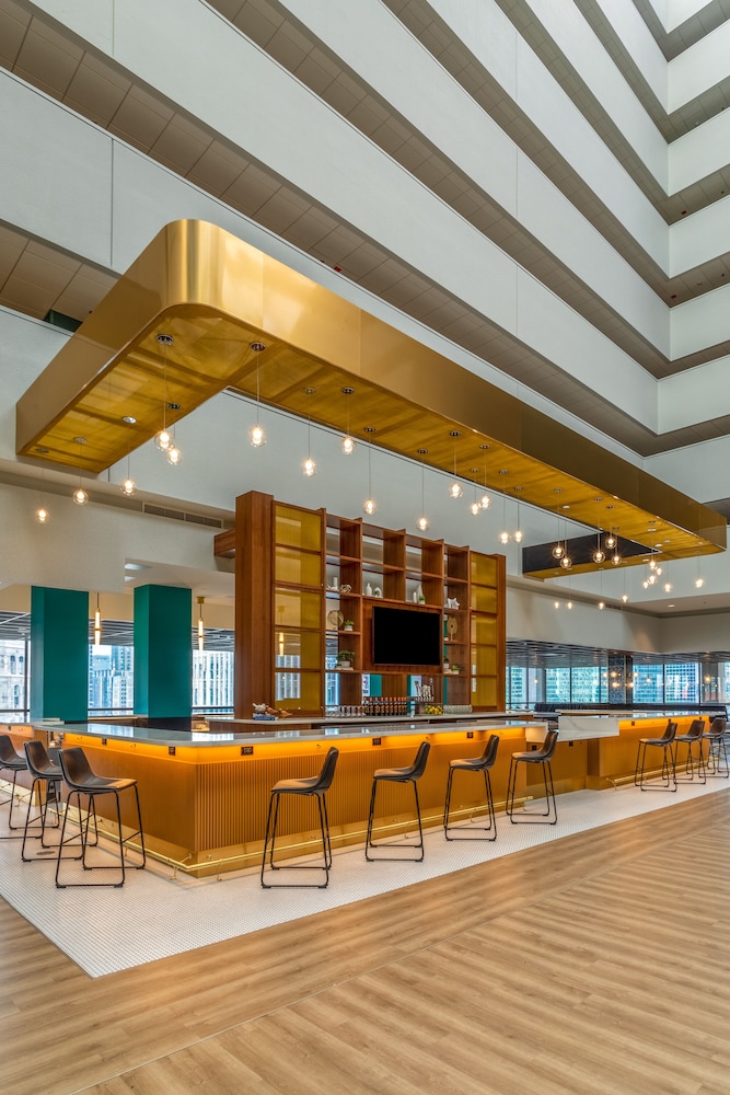 Holiday Inn Chicago Downtown - Wolf Point 3/74
