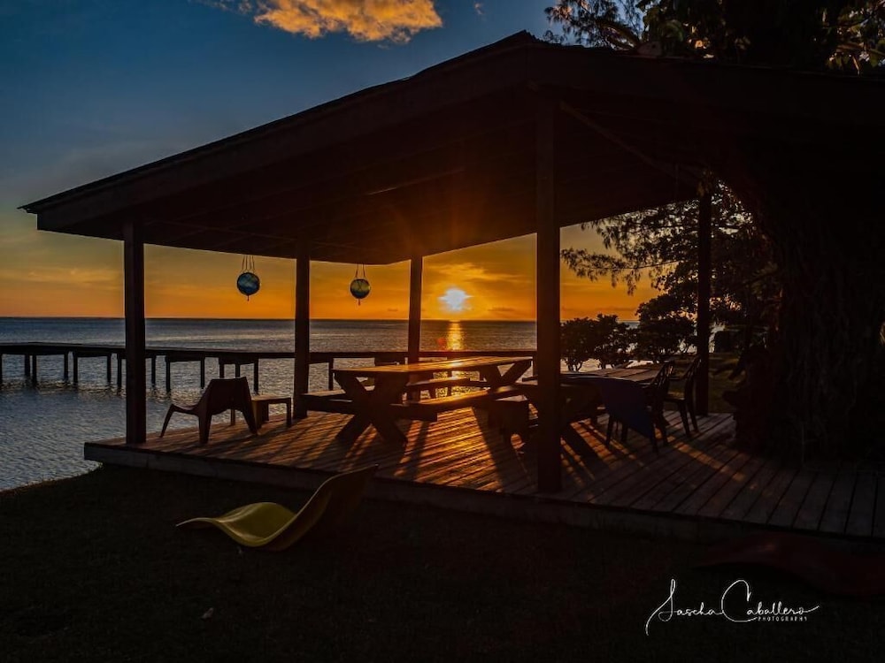Linareva Moorea Beach Resort 1/50