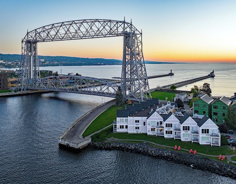 South Pier Inn 44/50