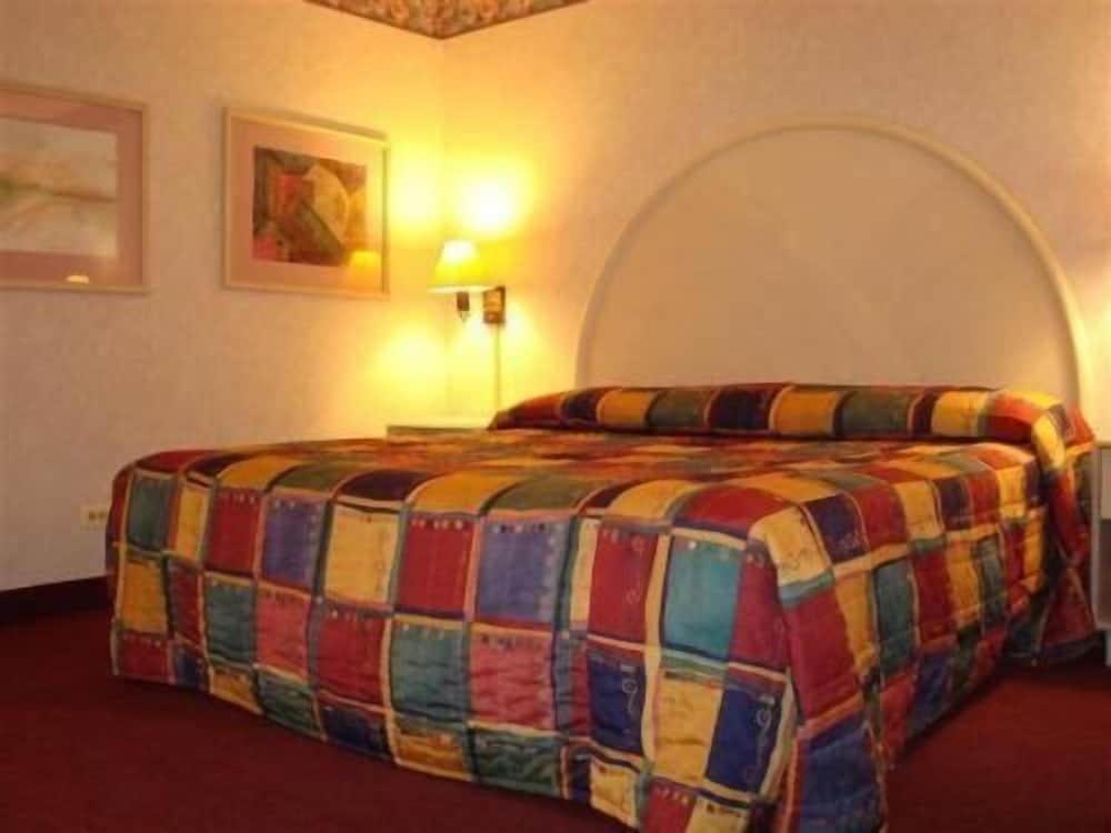 O Hare Inn & Suites 20/43
