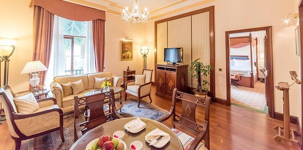 THE OBEROI GRAND 66/81