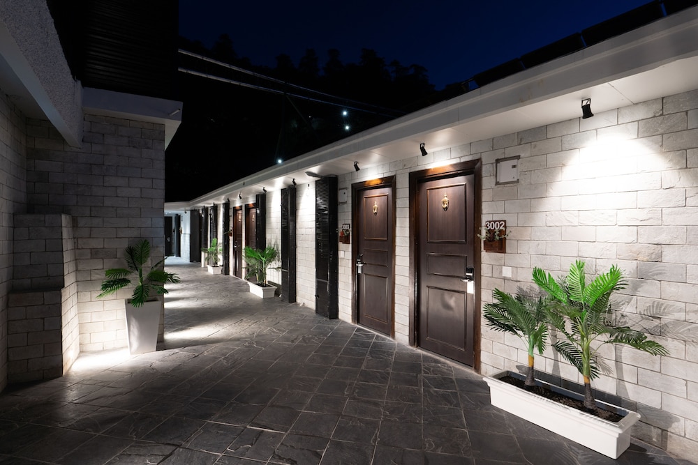 Sterling Legacy Shimla 14/69