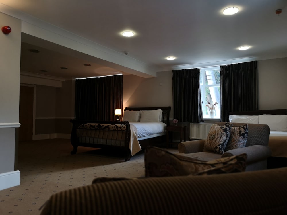 Tudor Lodge Hotel 22/45