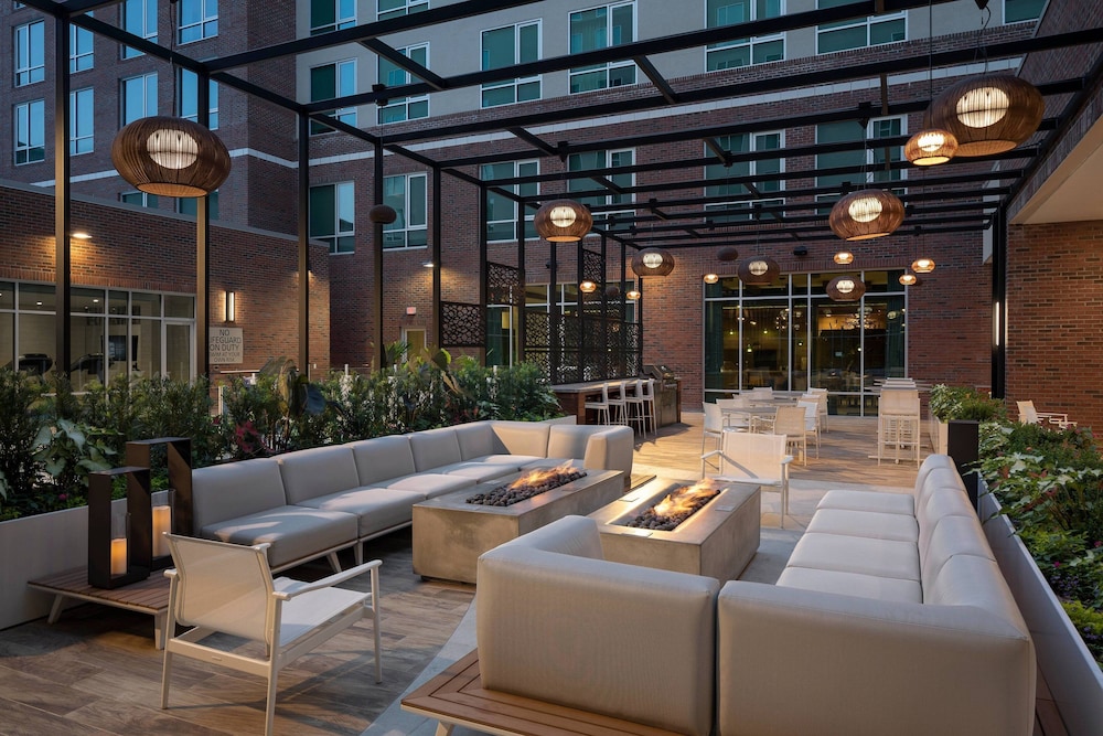 Springhill Suites By Marriott Downtown Greenville 39/63