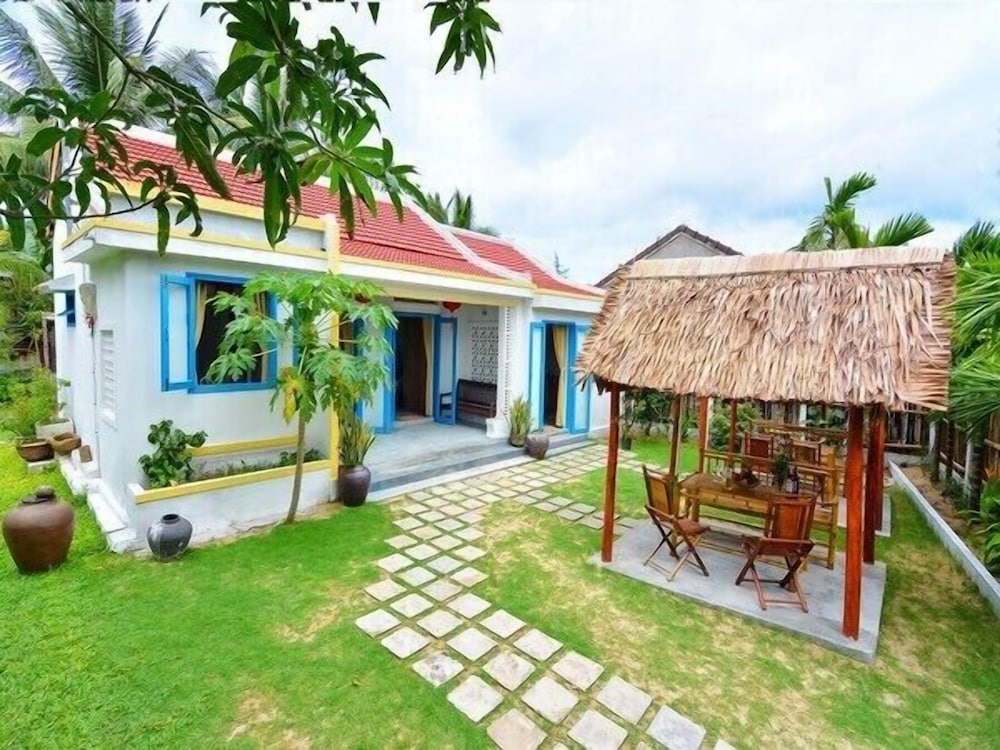 Local Beach Homestay 24/31