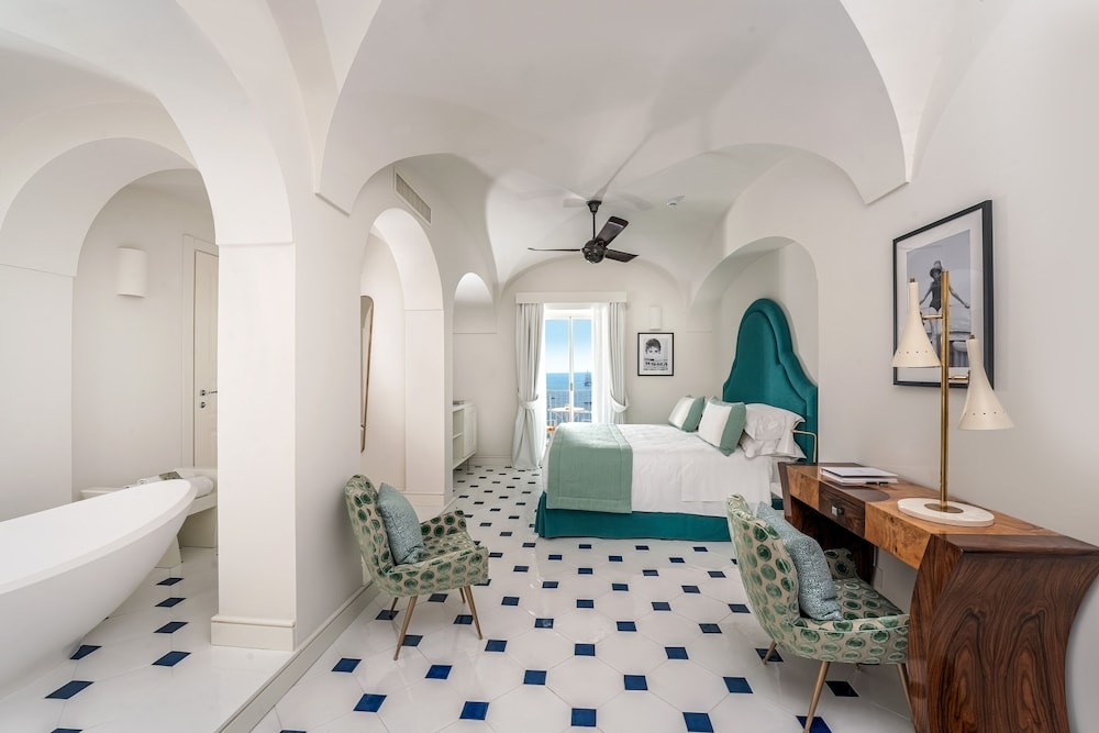 ROMANTIC, JUNIOR SUITE