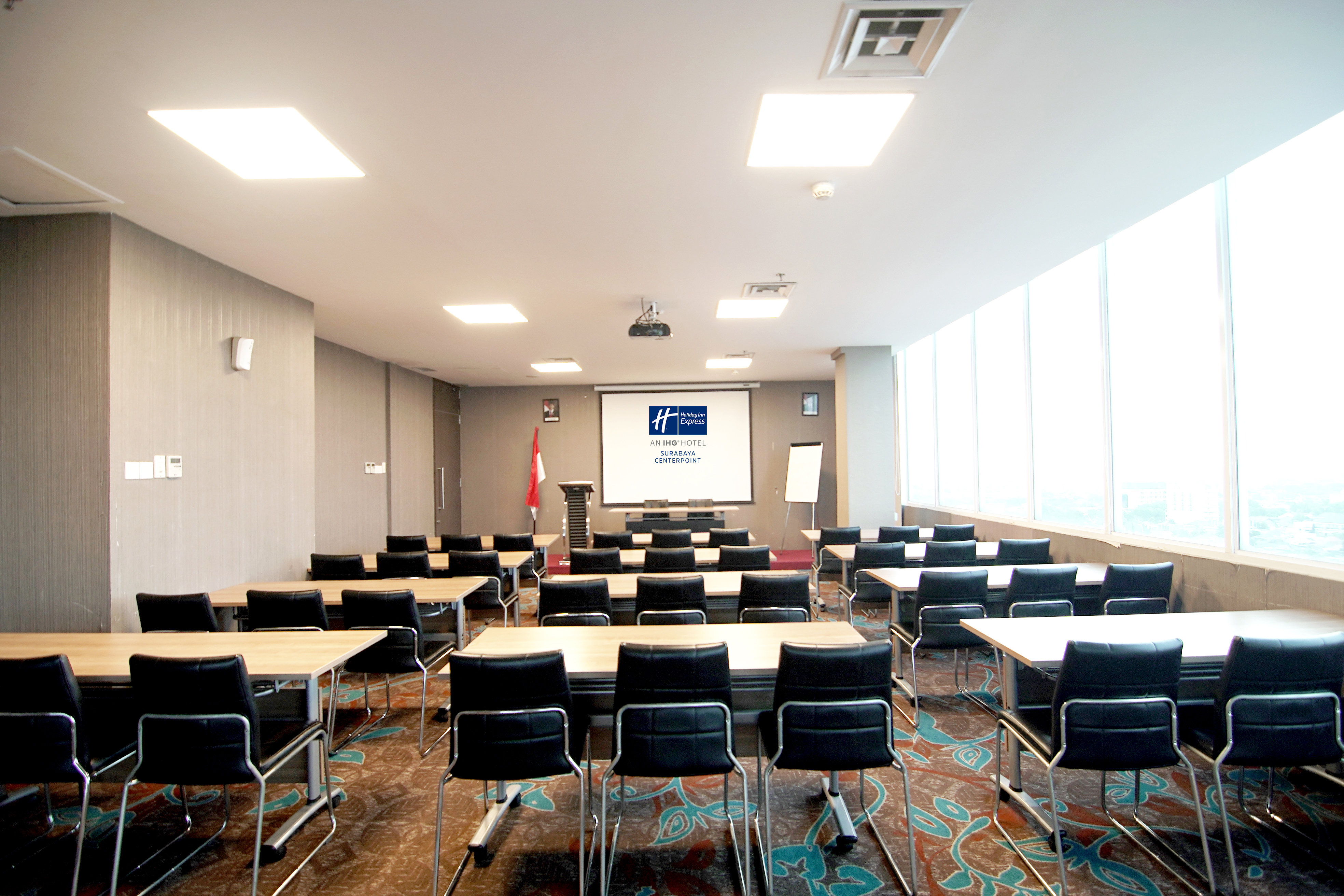 Holiday Inn Express Surabaya Centerpoint by Ihg 75/81