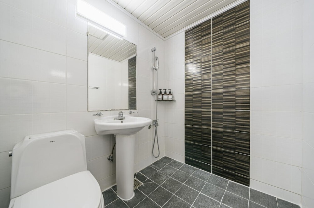 JEJU OAKRA HOTEL 66/70