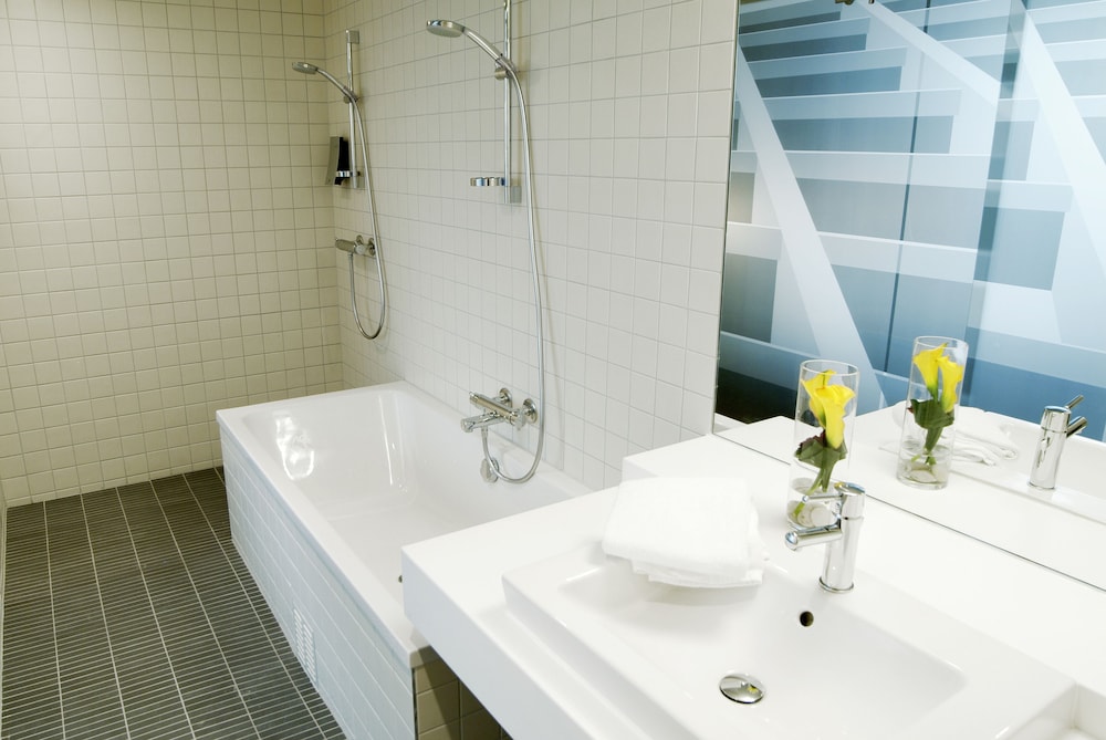 Quality Hotel 33 22/55