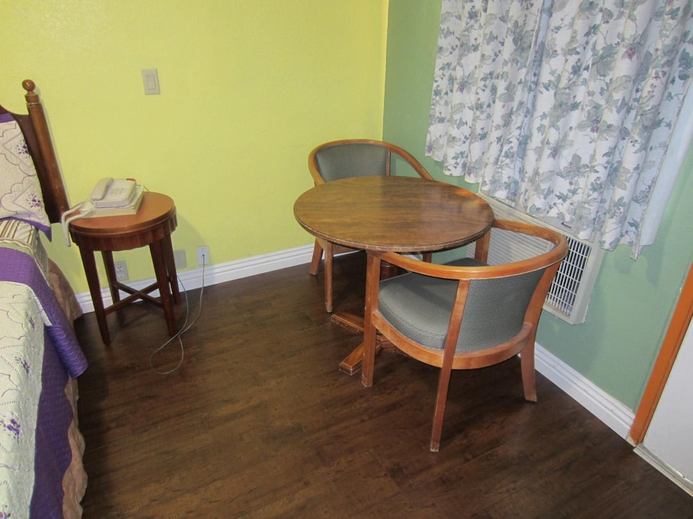 Travel Eagle Inn 42/55