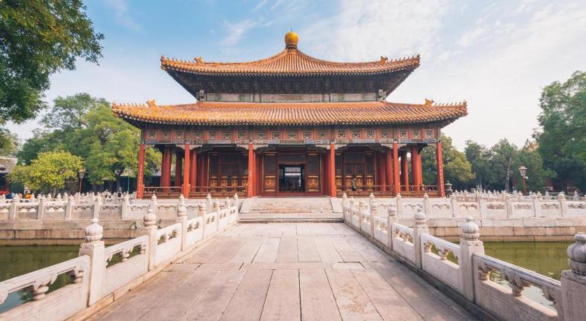 Yitel Collection (Beijing Yonghe Temple Hepingli Metro Station) 7/50