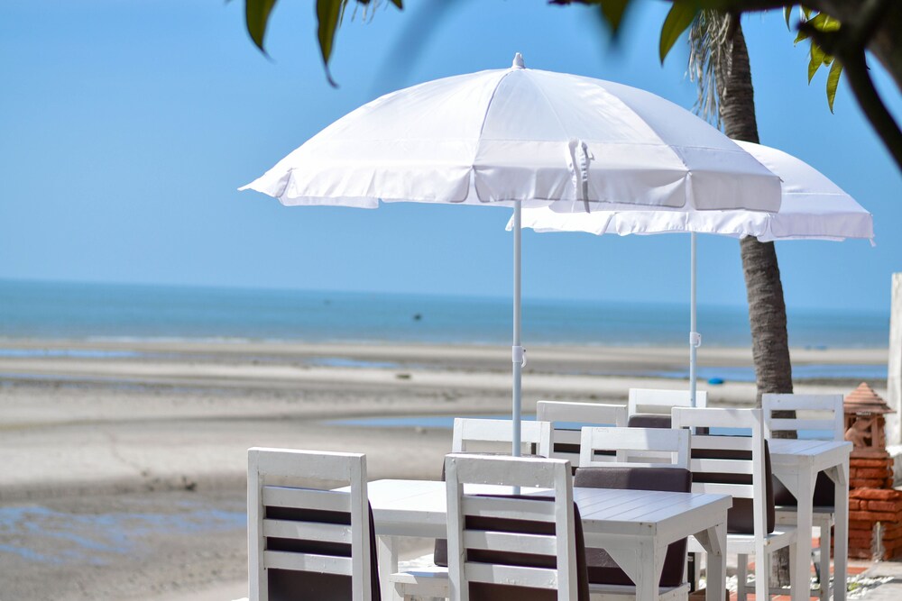 White Sand Beach Hotel Hua Hin 66/70