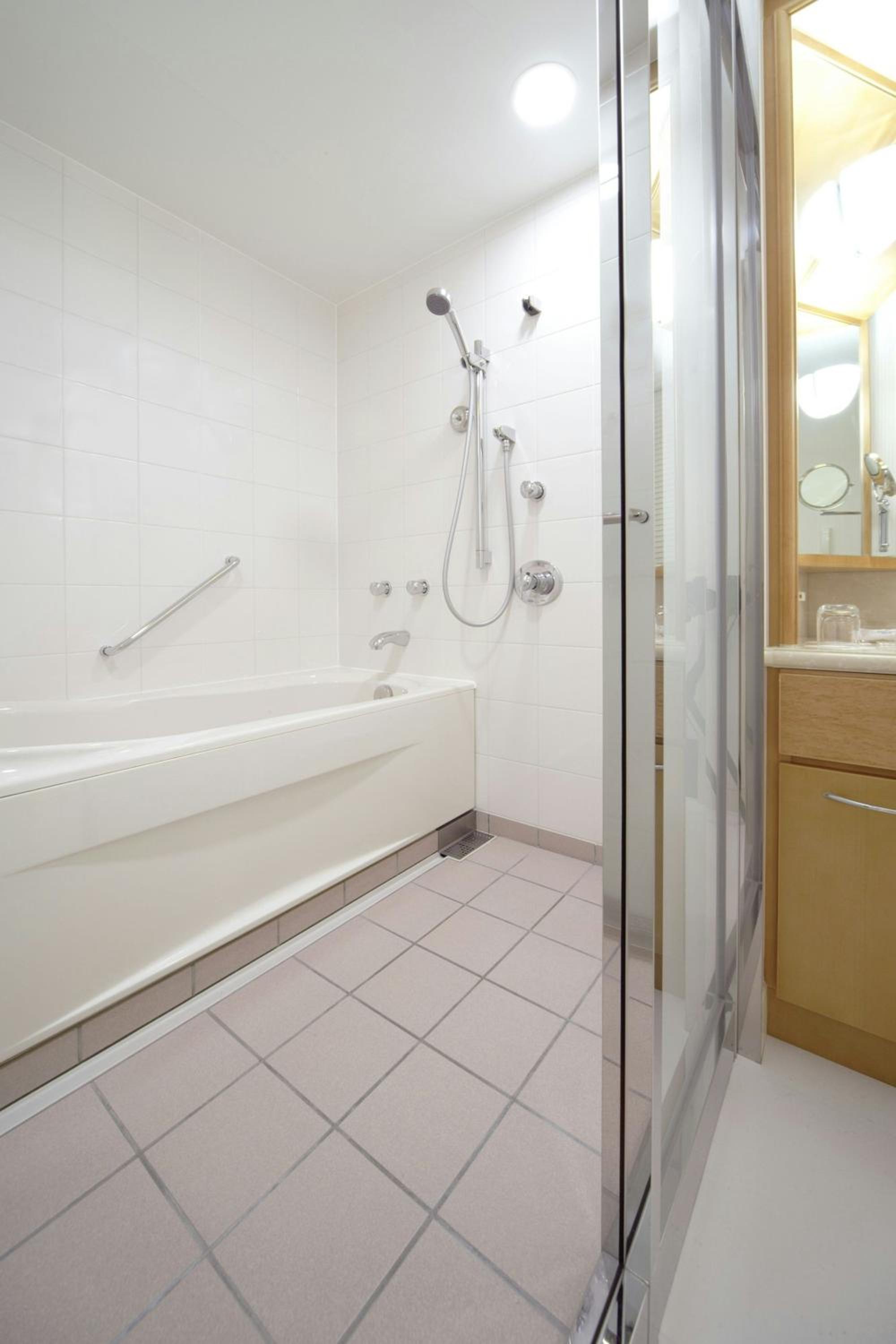 Grand, 4 Beds, Sheraton Grande Tokyo Bay Hotel 5/5