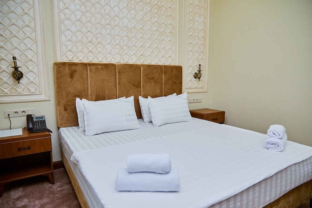 Superior, Queen Bed