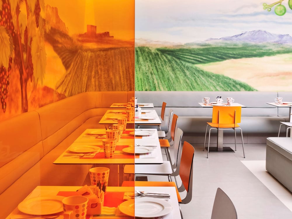 Ibis Styles Madrid Prado 24/50