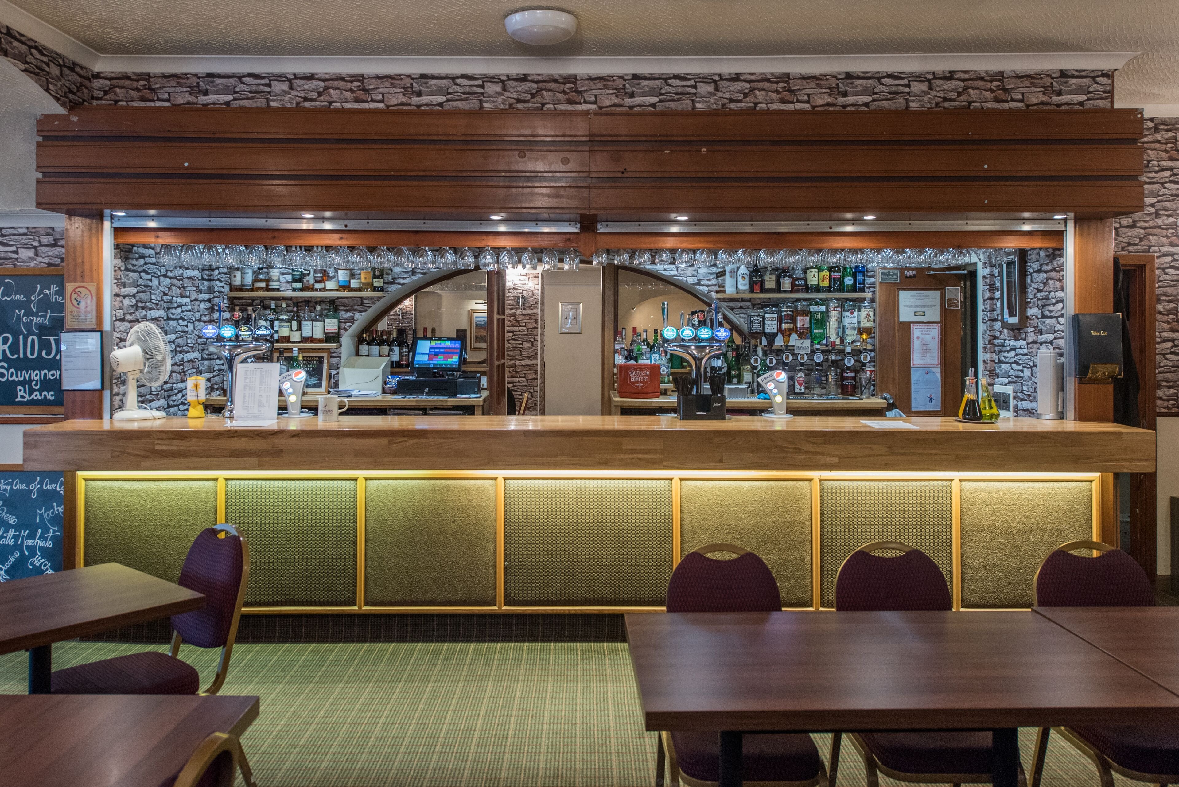 Alexandra Hotel 57/68