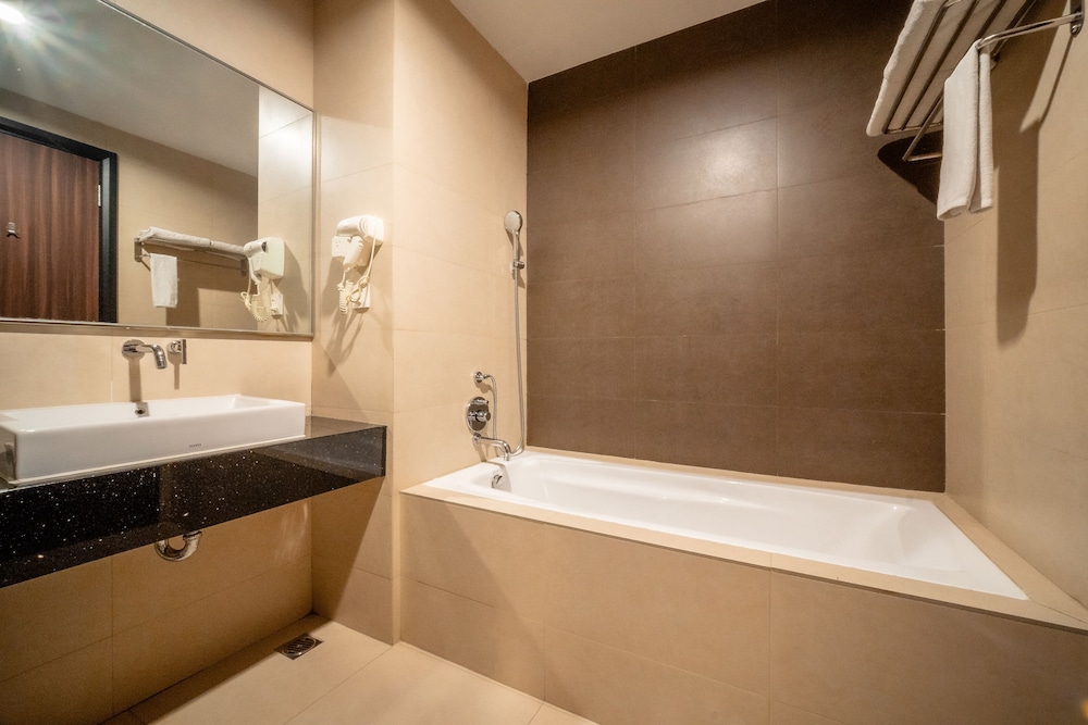 M One Hotel 44/52