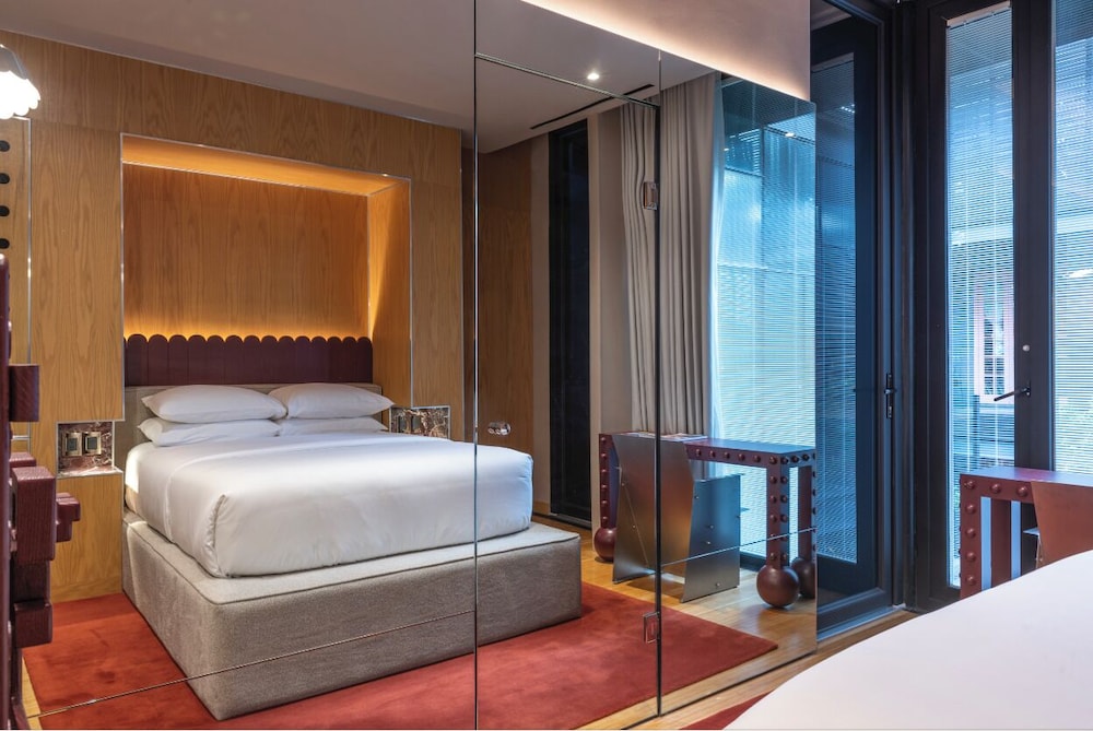 ROSA, JUNIOR SUITE