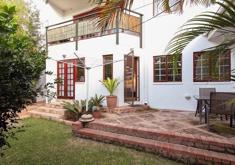Bed And Breakfast In Waterkloof 45/50