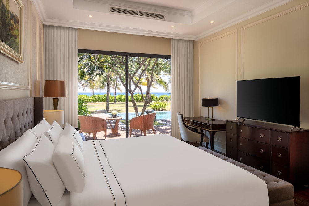 3 Bedrooms, the Level, Villa, Twin Beds, 2 King Beds, Beach Front