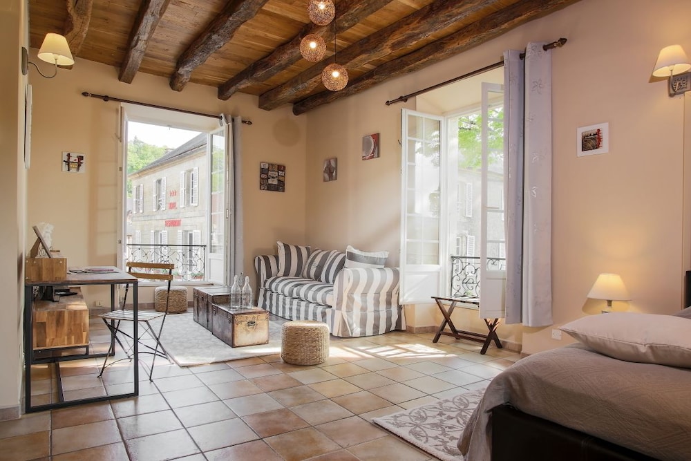 HOTEL LA ROSERAIE 27/50