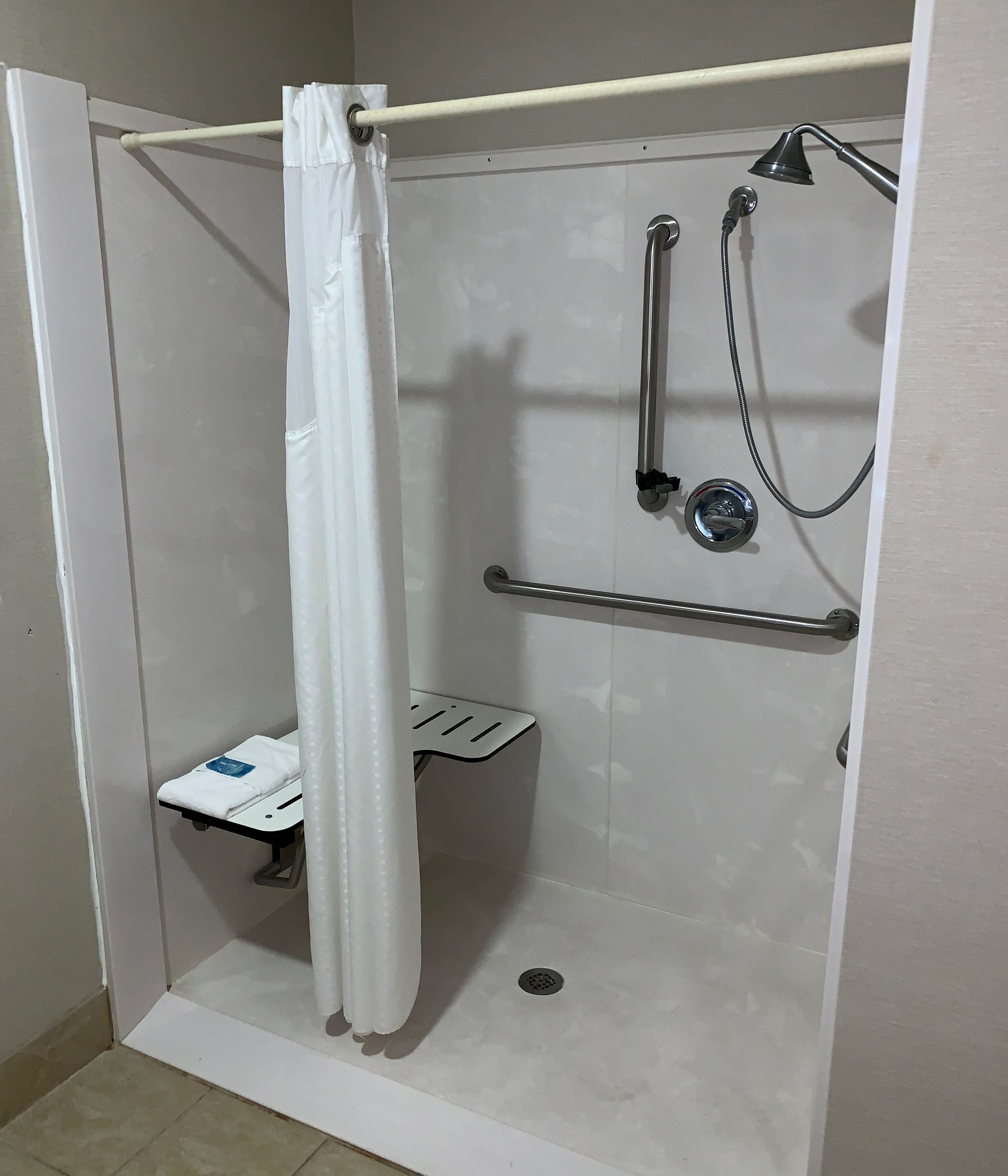 Holiday Inn Express Hotel Suites Gainesville 64/64