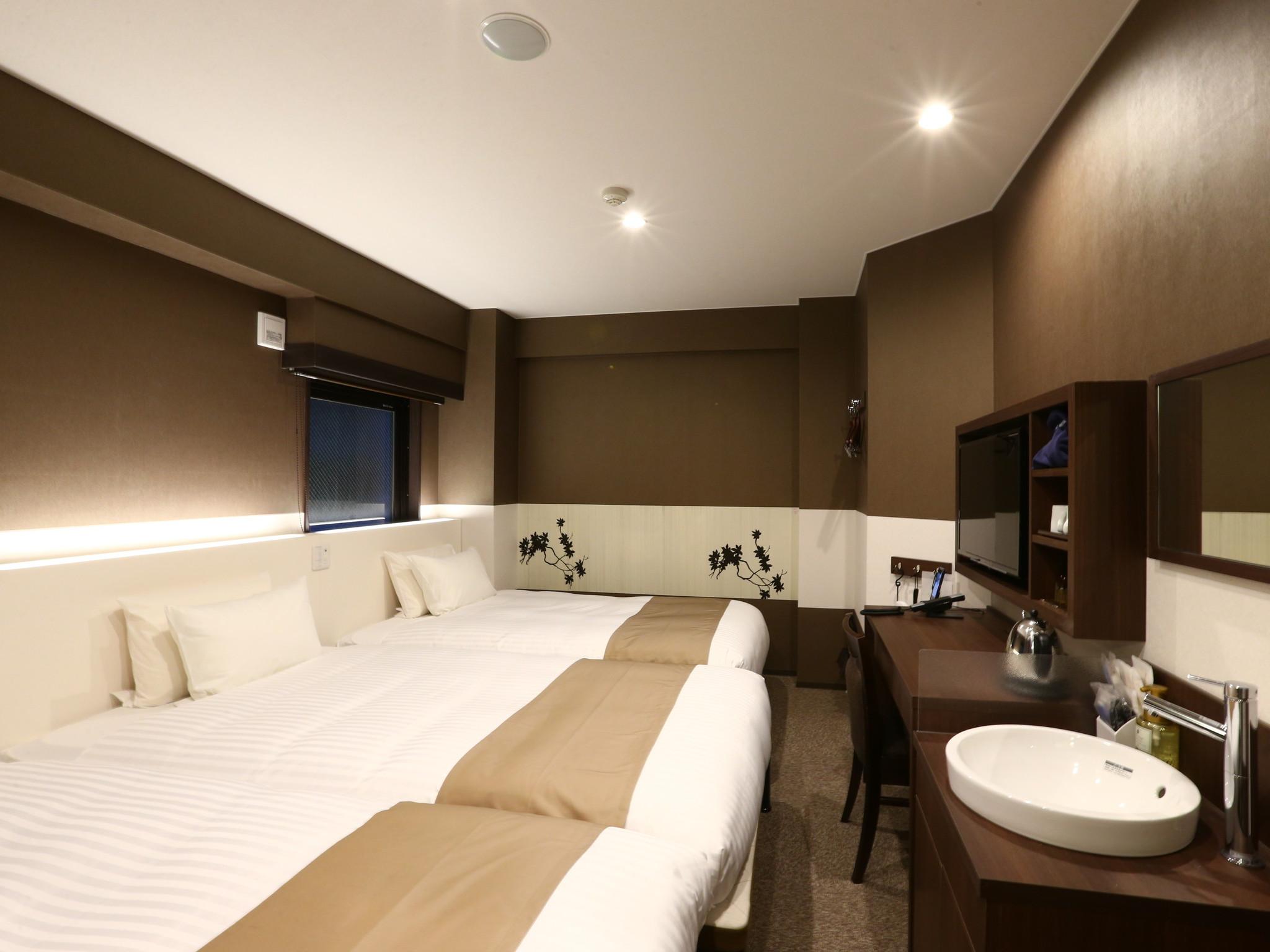 Deluxe, Twin Beds, Sofa