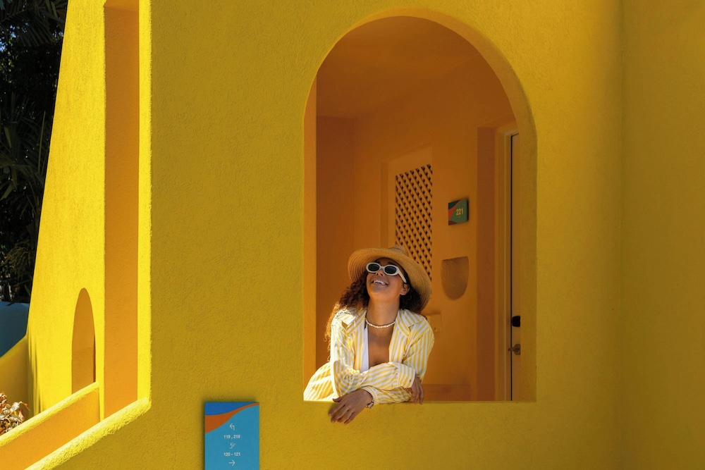 Crystal Cove by Elegant Hotels - All-Inclusive 6/50