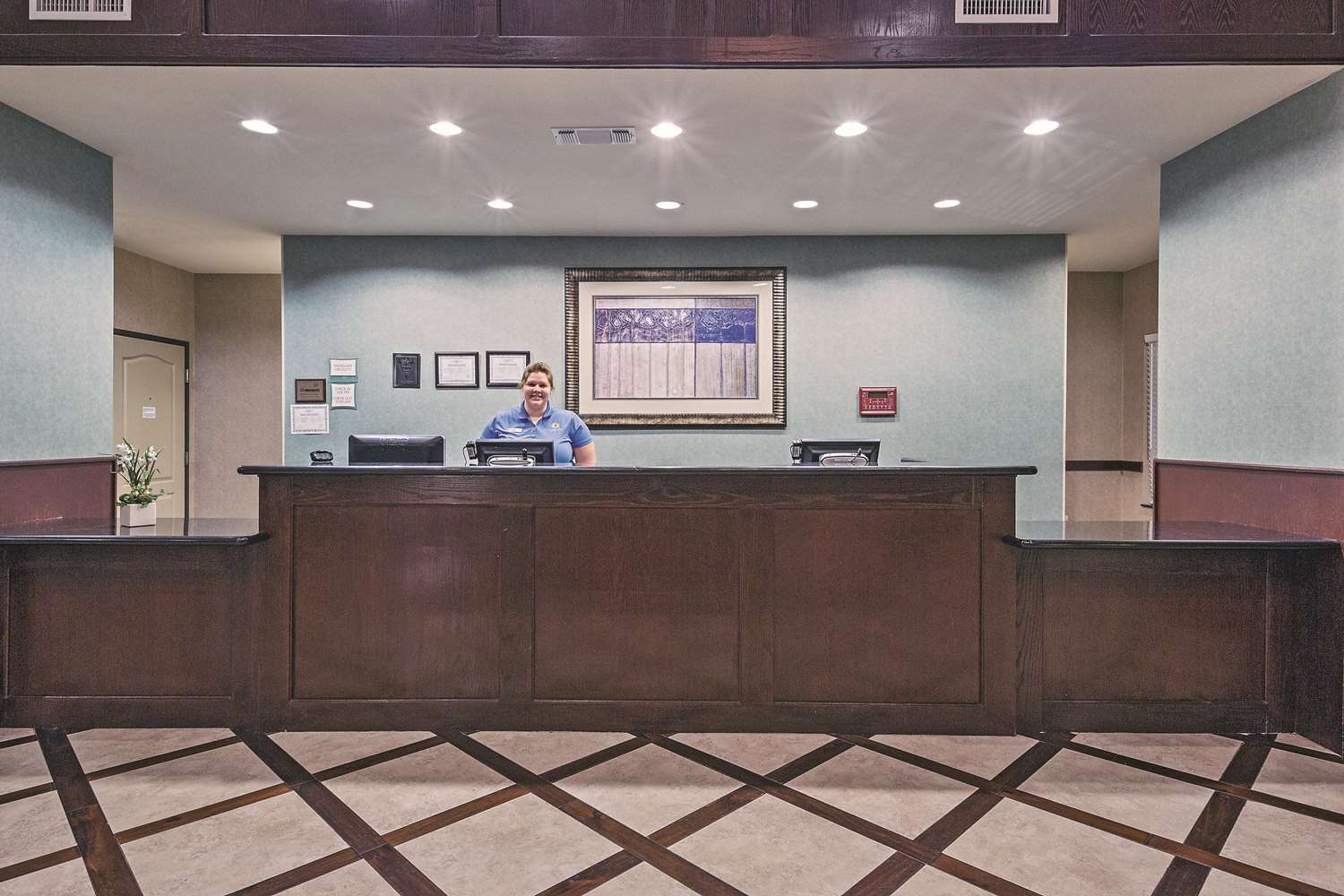 La Quinta Inn and Suites by Wyndham DFW Airport West - Euless 10/65