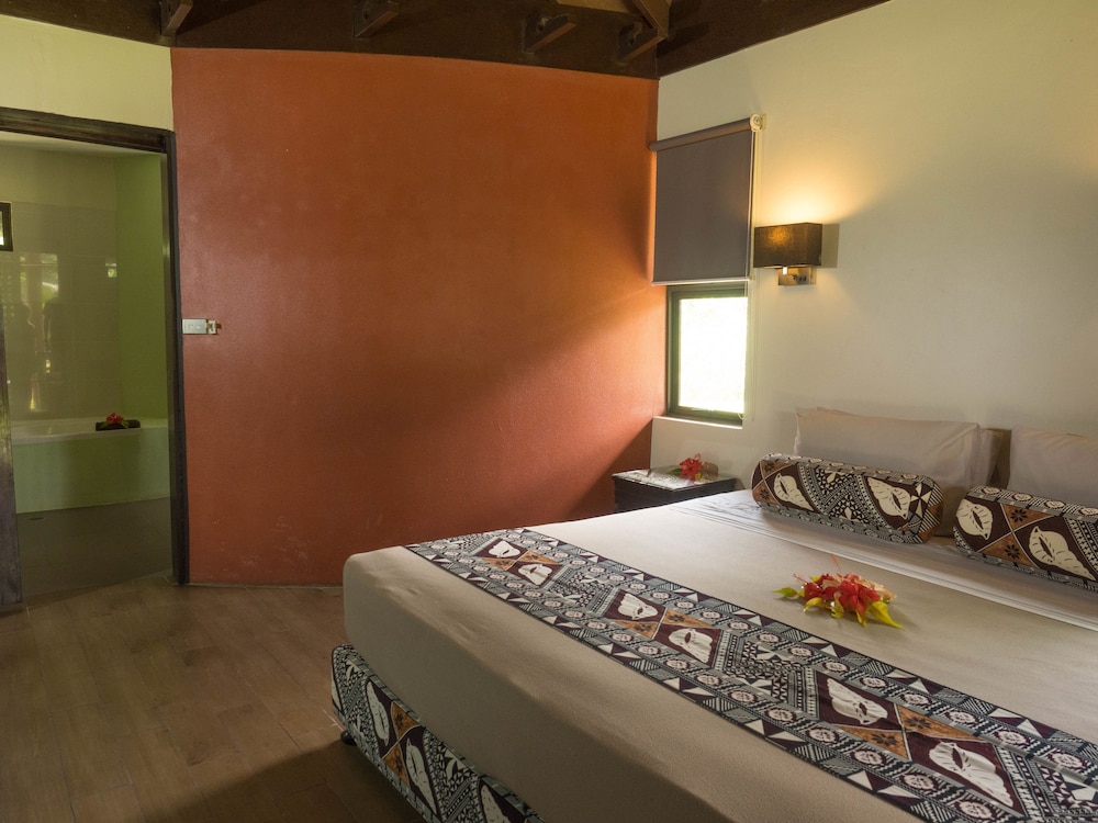 Uprising Beach Resort 23/72