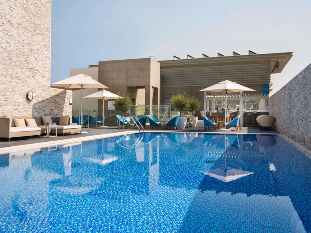 Novotel Bur Dubai 4/48