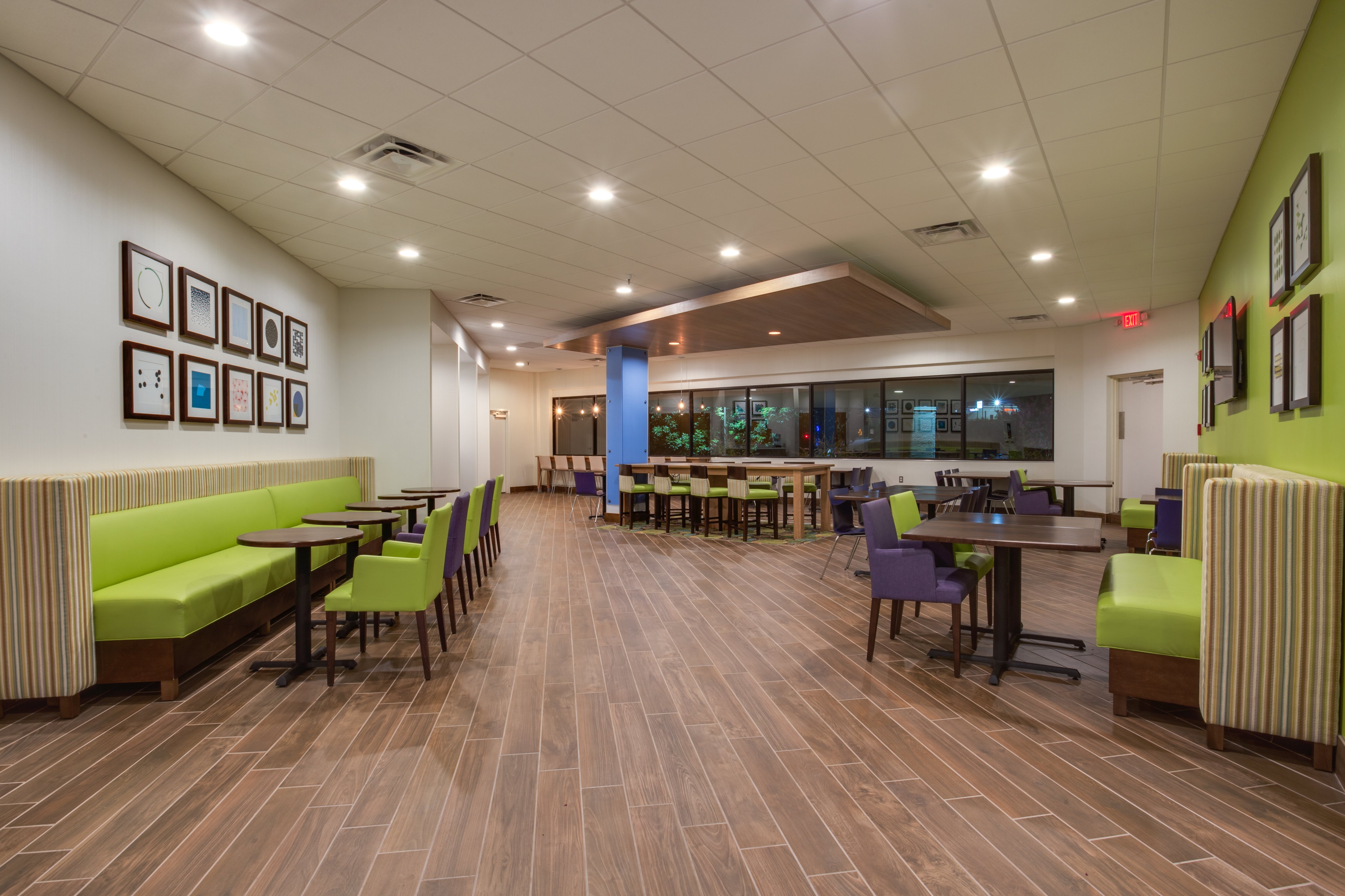 Holiday Inn Express Wilkesboro 39/59