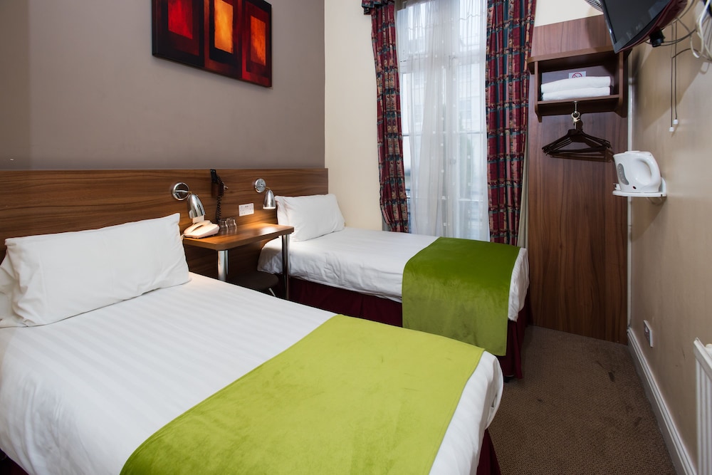 The Dover Hotel 23/43