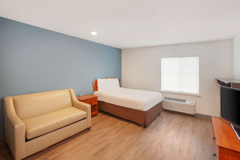 Woodspring Suites Springdale 18/30