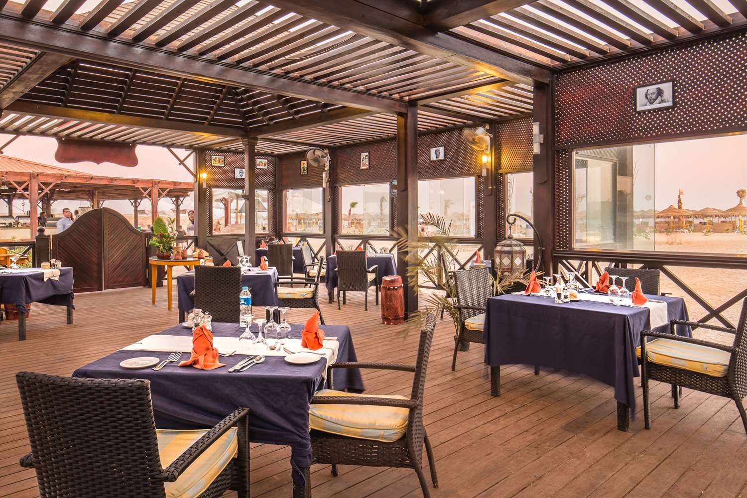 restaurant cafeteria