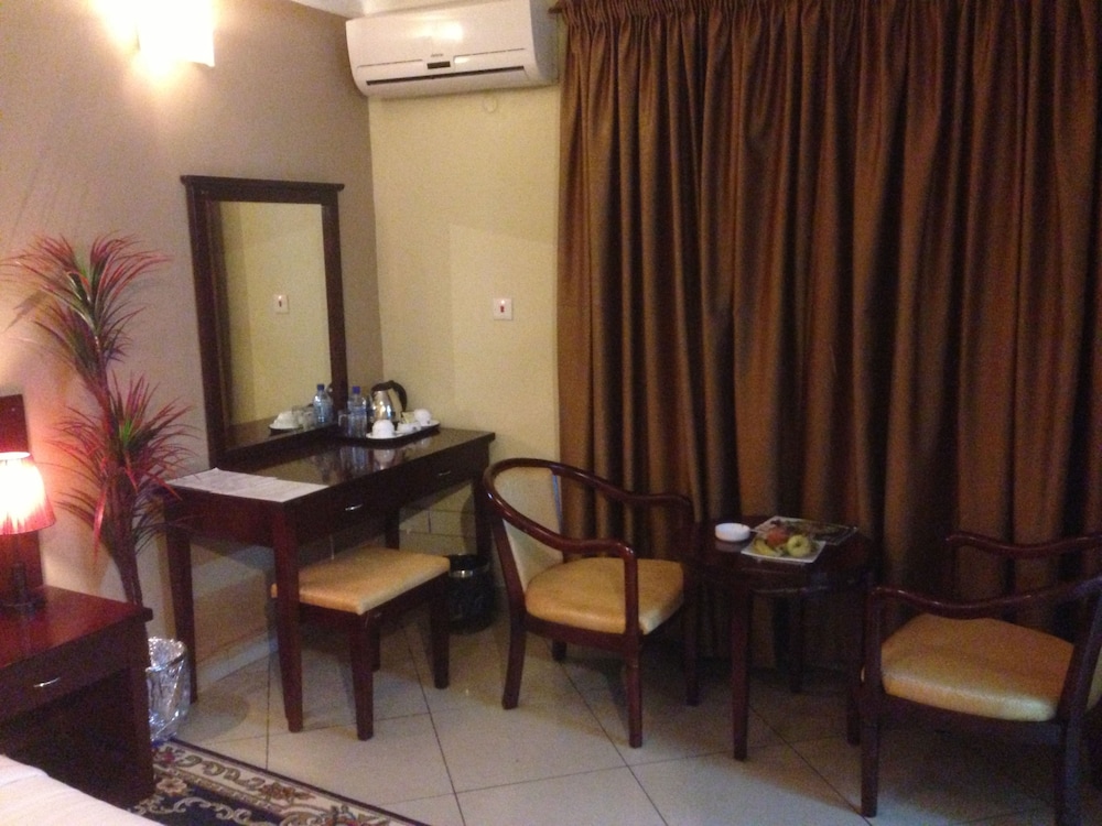 Bridgeview Hotel And Conference Centre 23/34