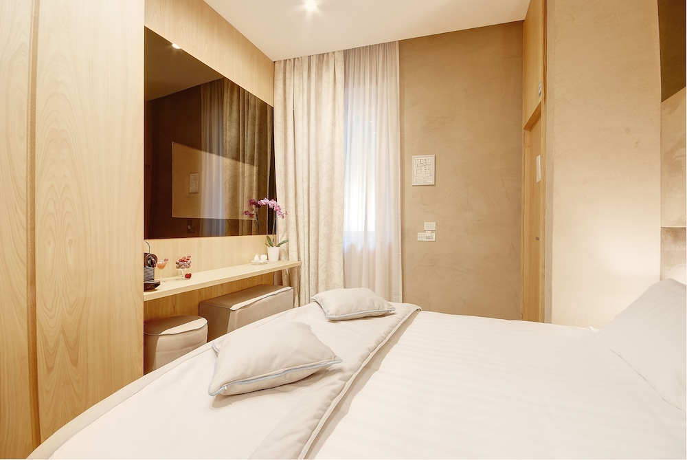 Sun Suite Luxury Pantheon 9/50