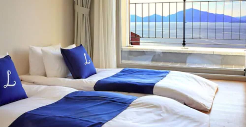 Lapis Hotel 7/70