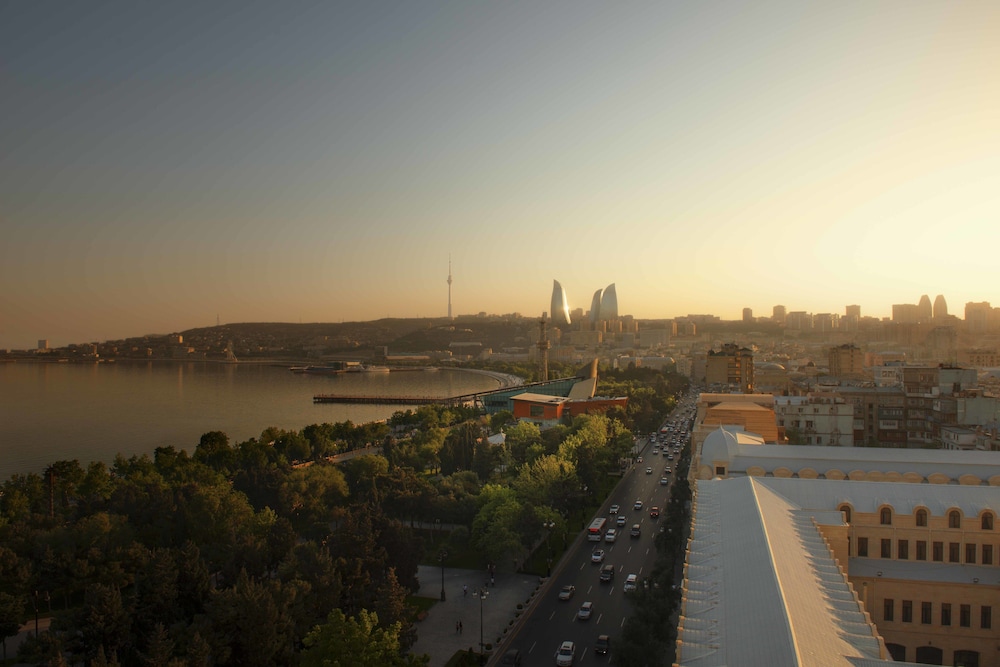 Radisson hotel Baku 75/80