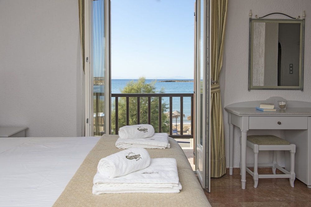 Contaratos Beach Hotel 10/50