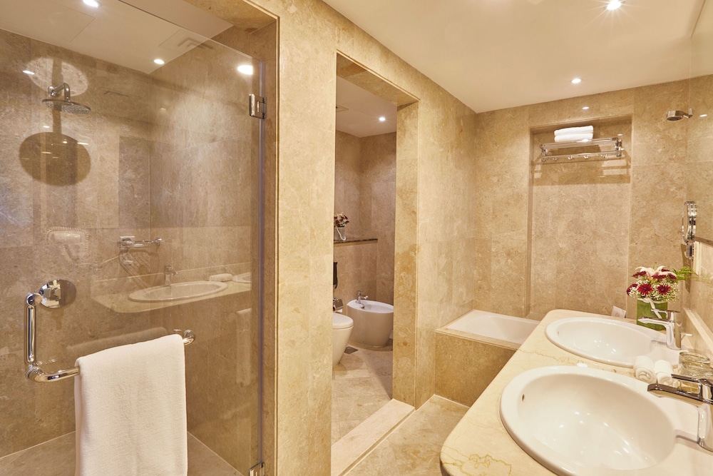 Al Bahar Hotel & Resort 50/50