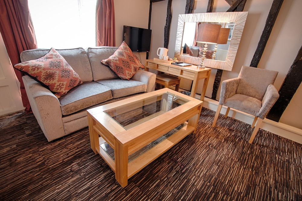 Saracens Head Hotel 26/50